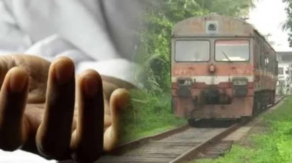 பம்பலப்பிட்டியில் ரயிலில் மோதி ஒருவர் உயிரிழப்பு