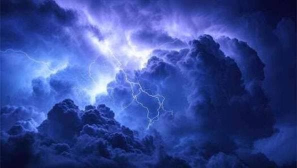 பல பகுதிகளுக்கு பலத்த மின்னல் எச்சரிக்கை