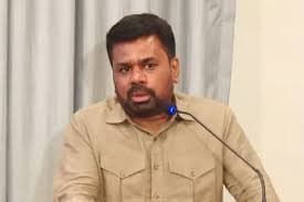 පිකප් රථ 1,750ක් මිලදී ගැනීමේ සැලසුම තාවකාලිකව අත්හිටුවයි