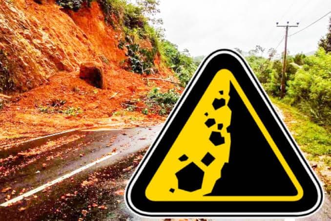 දිස්ත්‍රික්ක 7කට නායයෑම් අනතුරු ඇඟවීම්