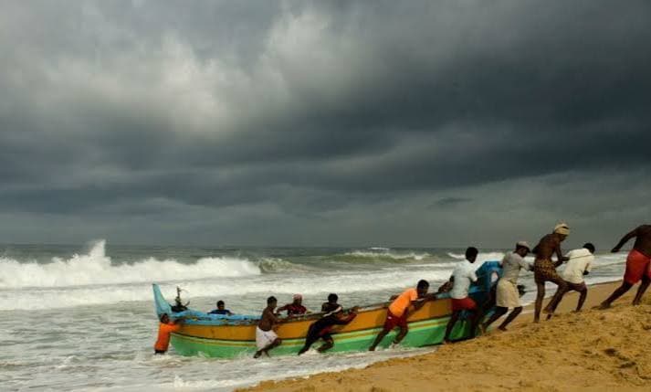 බෙංගාල බොක්කේ මුහුදට රතු අනතුරු ඇඟවීමක්